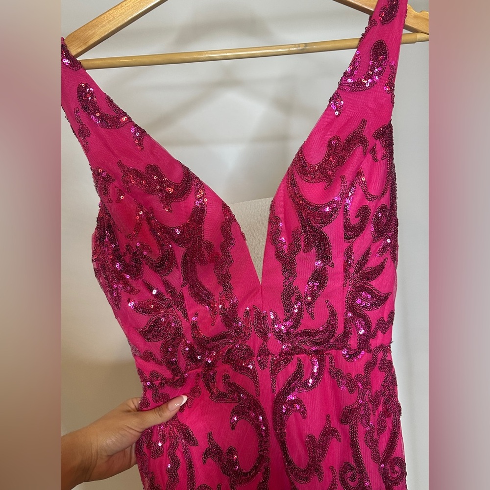 Elegant Pink sequenced Evening Gown - Picture 5 of 5